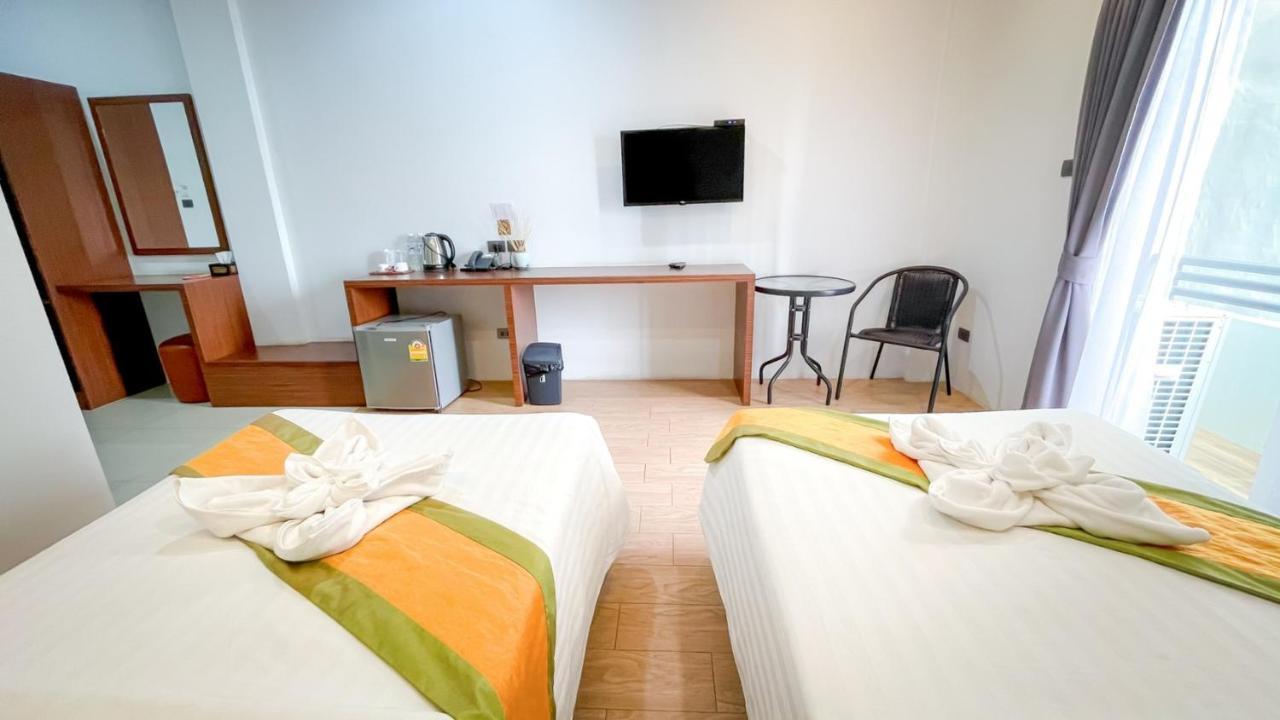 The S.G Hotel Бурирам Екстериор снимка