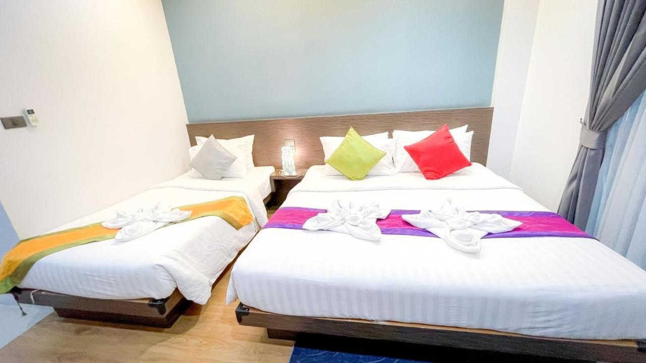 The S.G Hotel Бурирам Екстериор снимка