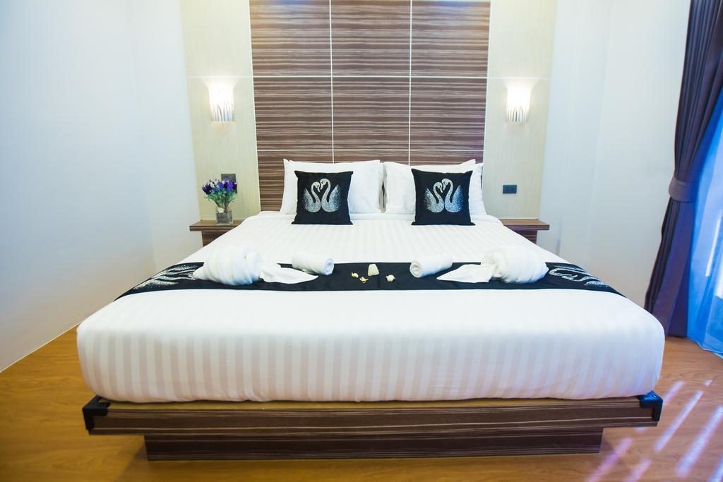 The S.G Hotel Бурирам Екстериор снимка
