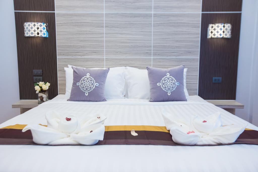 The S.G Hotel Бурирам Екстериор снимка